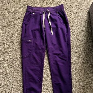 Figs Zamora jogger style scrub pants